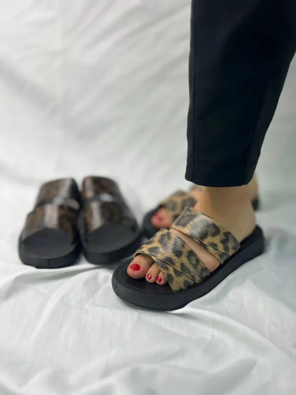 صندل اسلایدر زنانه طرح پلنگی