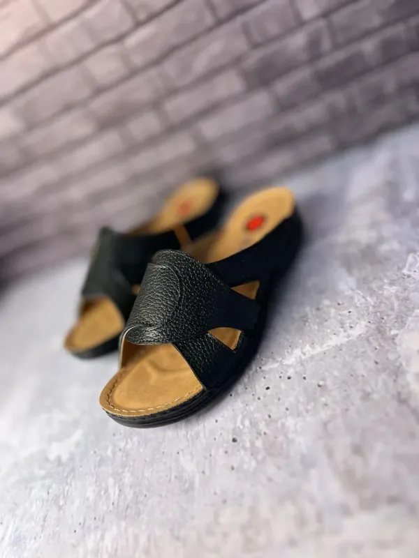 دمپایی زنانه راحتی مشکی کفی عسلی