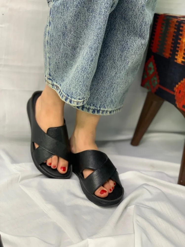صندل راحتی زنانه مشکی دوبند ضربدری — نمای ۲