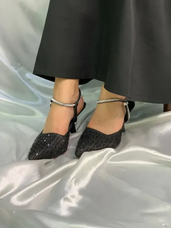 کفش مجلسی زنانه نگین کارشده مشکی