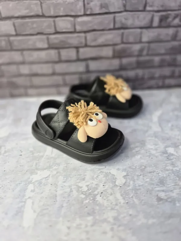 دمپایی بچه گانه مشکی طرح عروسکی