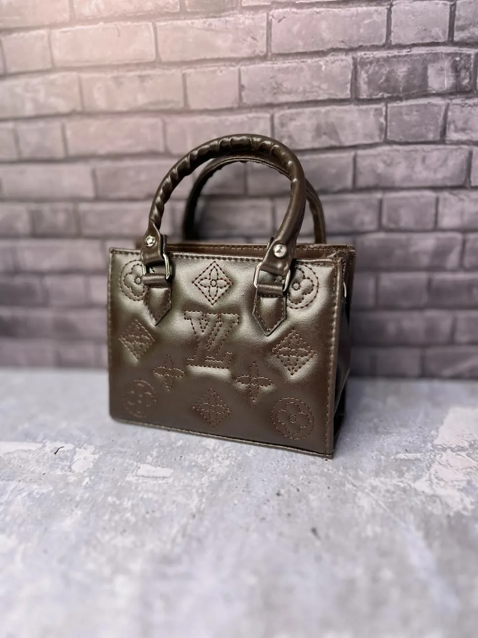 کیف زنانه مدل رویال لوگو برجسته