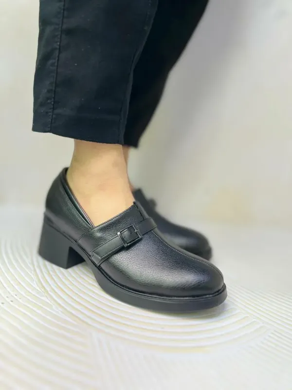 کفش زنانه راحتی مشکی سگکدار مدل بیتا
