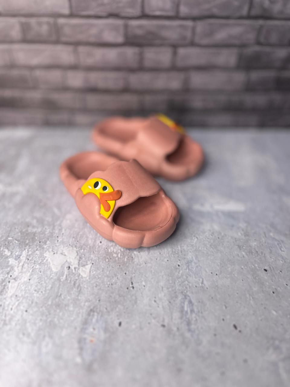 دمپایی بچه گانه اردکی — نمای ۲